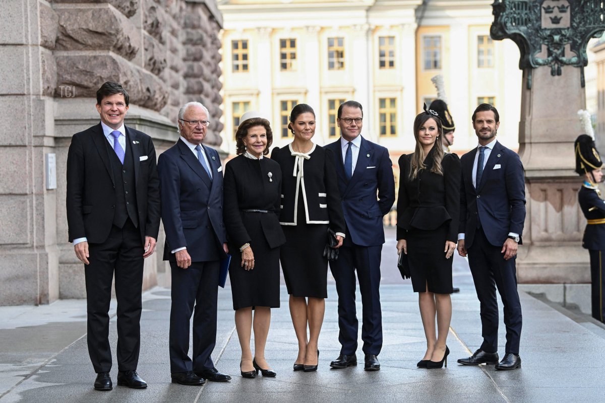 Traditional Royal Diamonds And Pearls For The Opening Of Sweden’s ...