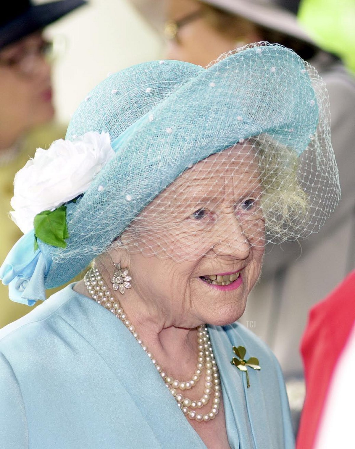 The Princess Of Wales Sparkles In Sapphires And Emeralds For Trooping ...